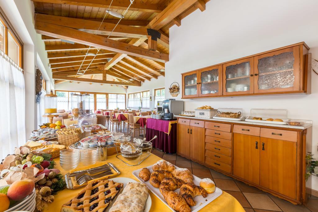 Hotel Antica Croce - Gardaslowemotion Tenno Luaran gambar