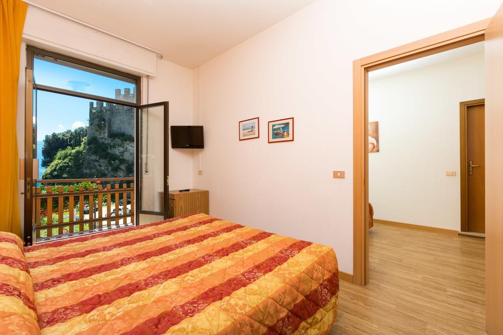 Hotel Antica Croce - Gardaslowemotion Tenno Luaran gambar