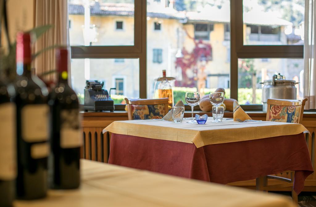 Hotel Antica Croce - Gardaslowemotion Tenno Luaran gambar