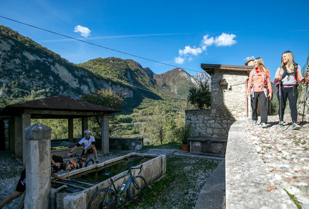 Hotel Antica Croce - Gardaslowemotion Tenno Luaran gambar