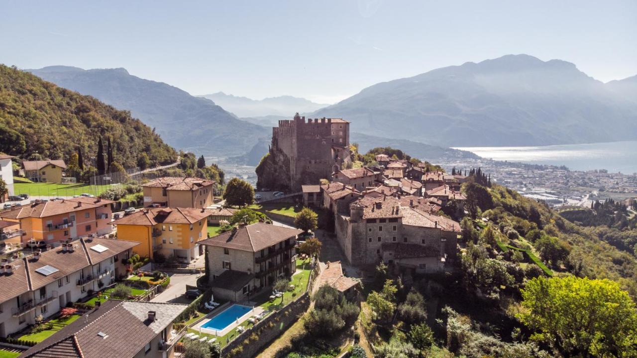 Hotel Antica Croce - Gardaslowemotion Tenno Luaran gambar