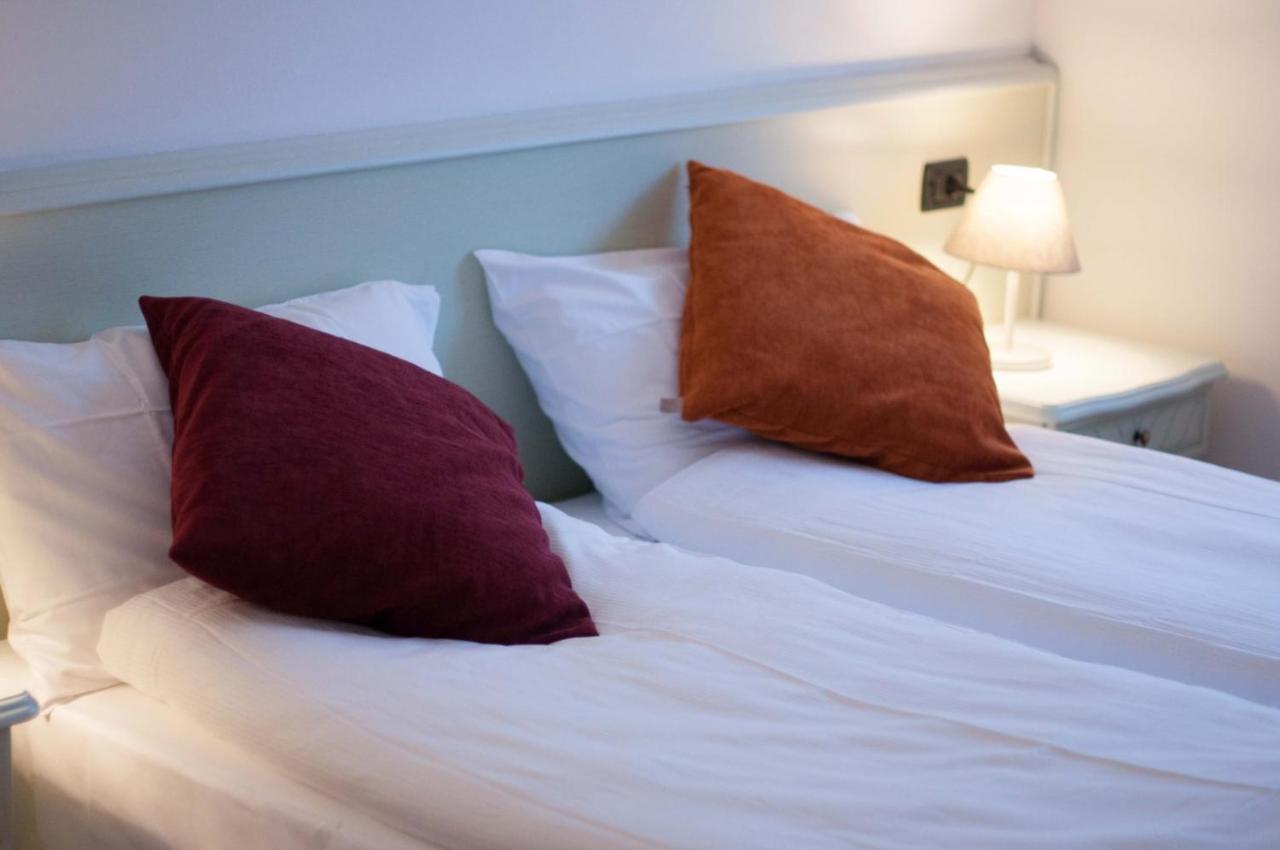 Hotel Antica Croce - Gardaslowemotion Tenno Luaran gambar